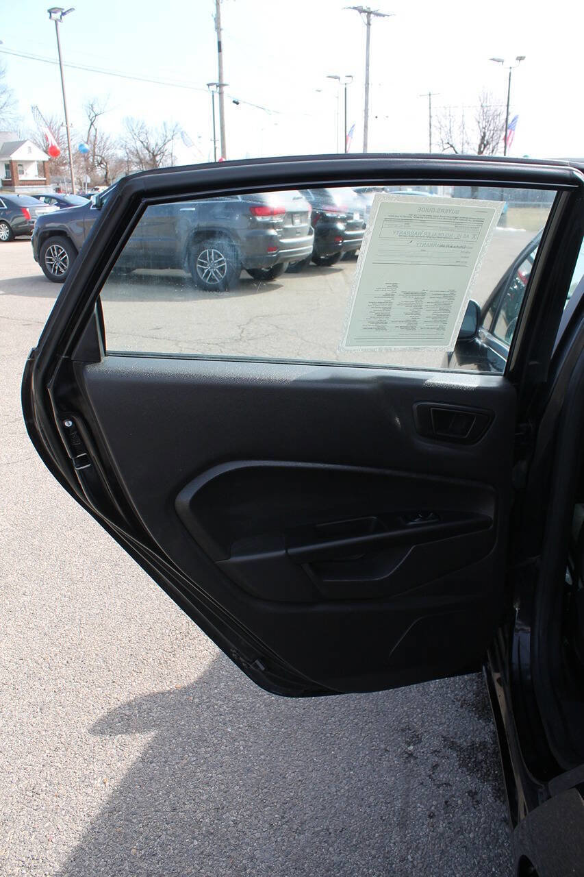 Used 2019 Ford Fiesta SE image 15