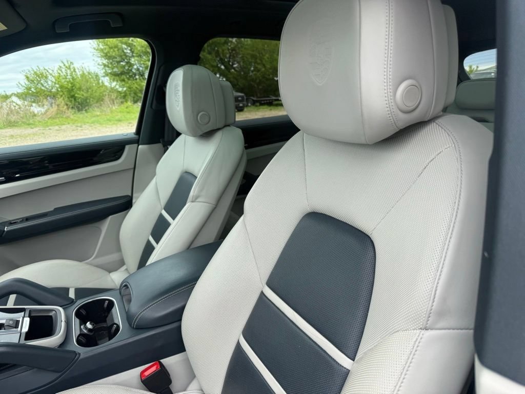 Used 2021 Porsche Cayenne S AWD/4WD image 27