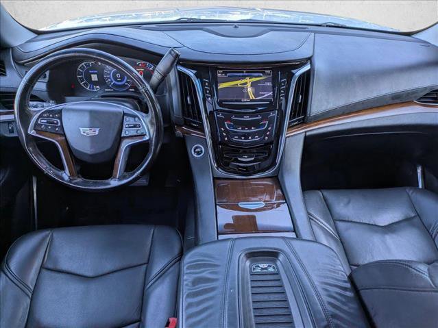 Used 2018 Cadillac Escalade ESV Premium Luxury image 18