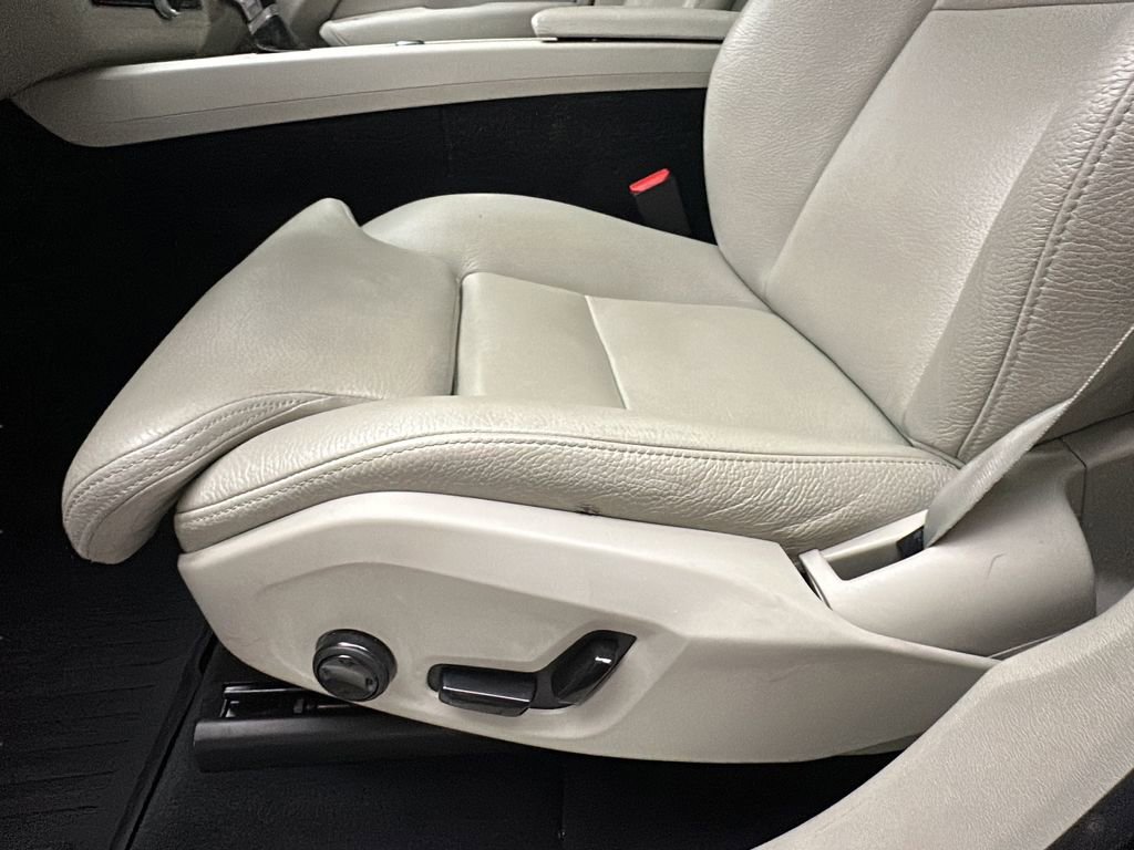 Used 2018 Volvo XC60 T6 Inscription w/ Convenience Package AWD/4WD image 11