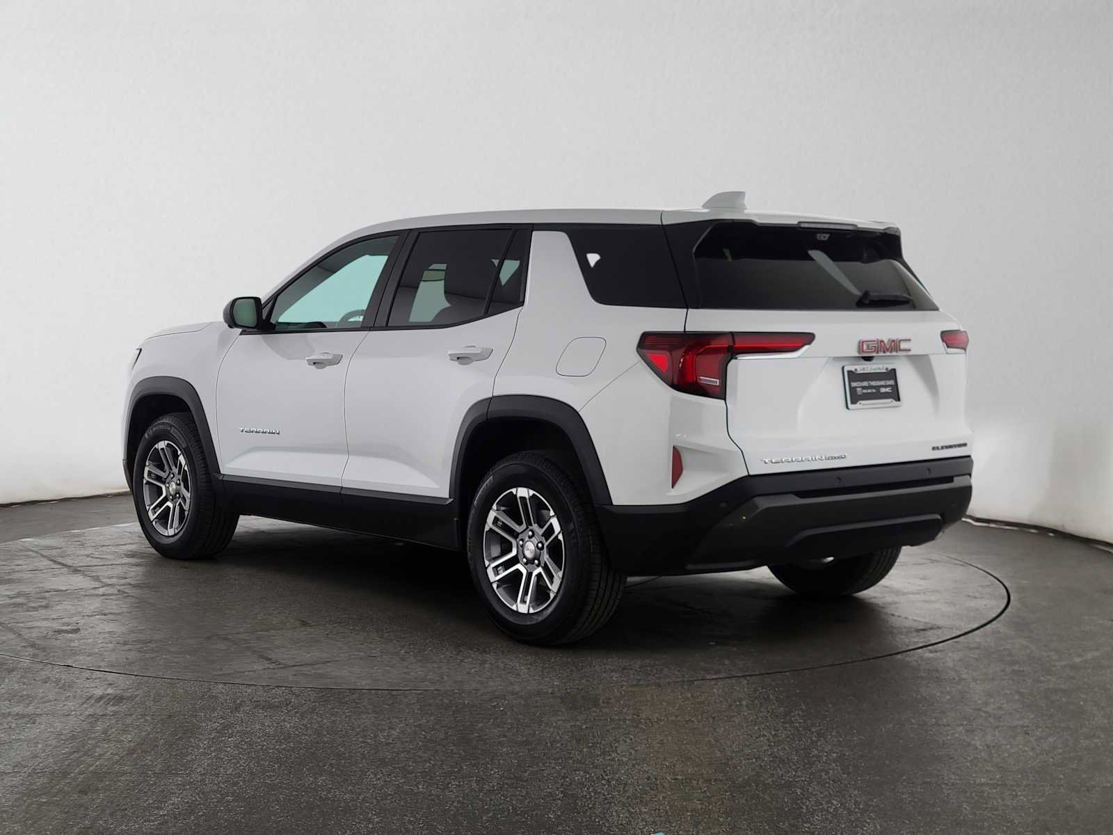 Used 2026 GMC Terrain Elevation w/ Technology Package II AWD/4WD image 5