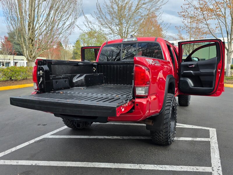 Used 2016 Toyota Tacoma TRD Off-Road w/ Premium & Technology Package AWD/4WD image 27