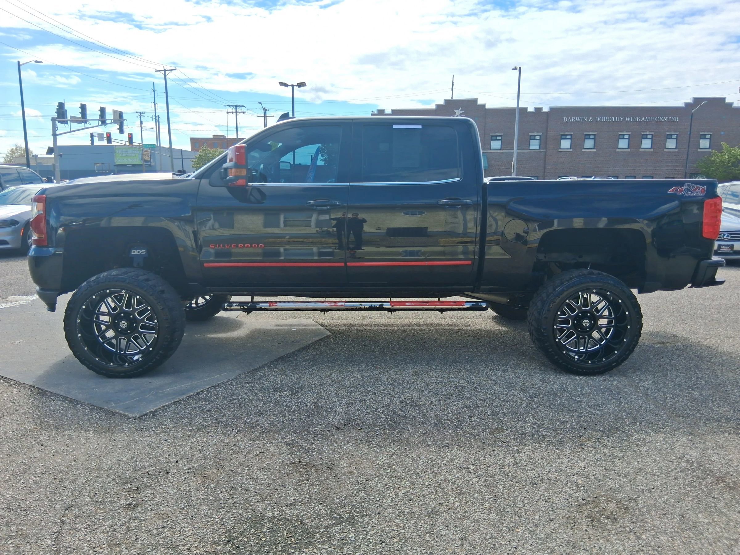 Used 2018 Chevrolet Silverado 1500 LT w/ All Star Edition AWD/4WD image 7