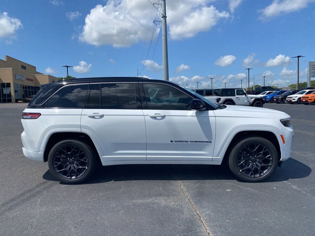 New 2026 Jeep Grand Cherokee Summit AWD/4WD image 8
