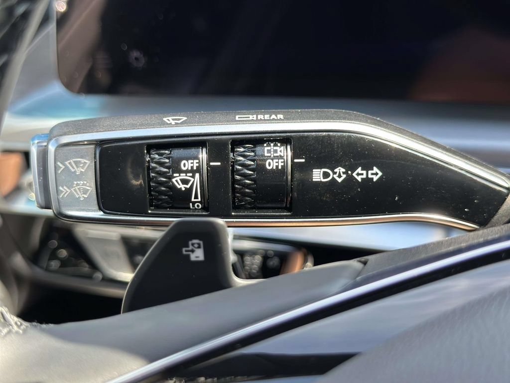 New 2027 Cadillac Lyriq Premium Luxury w/ LPO, Floor Liner Package AWD/4WD image 17