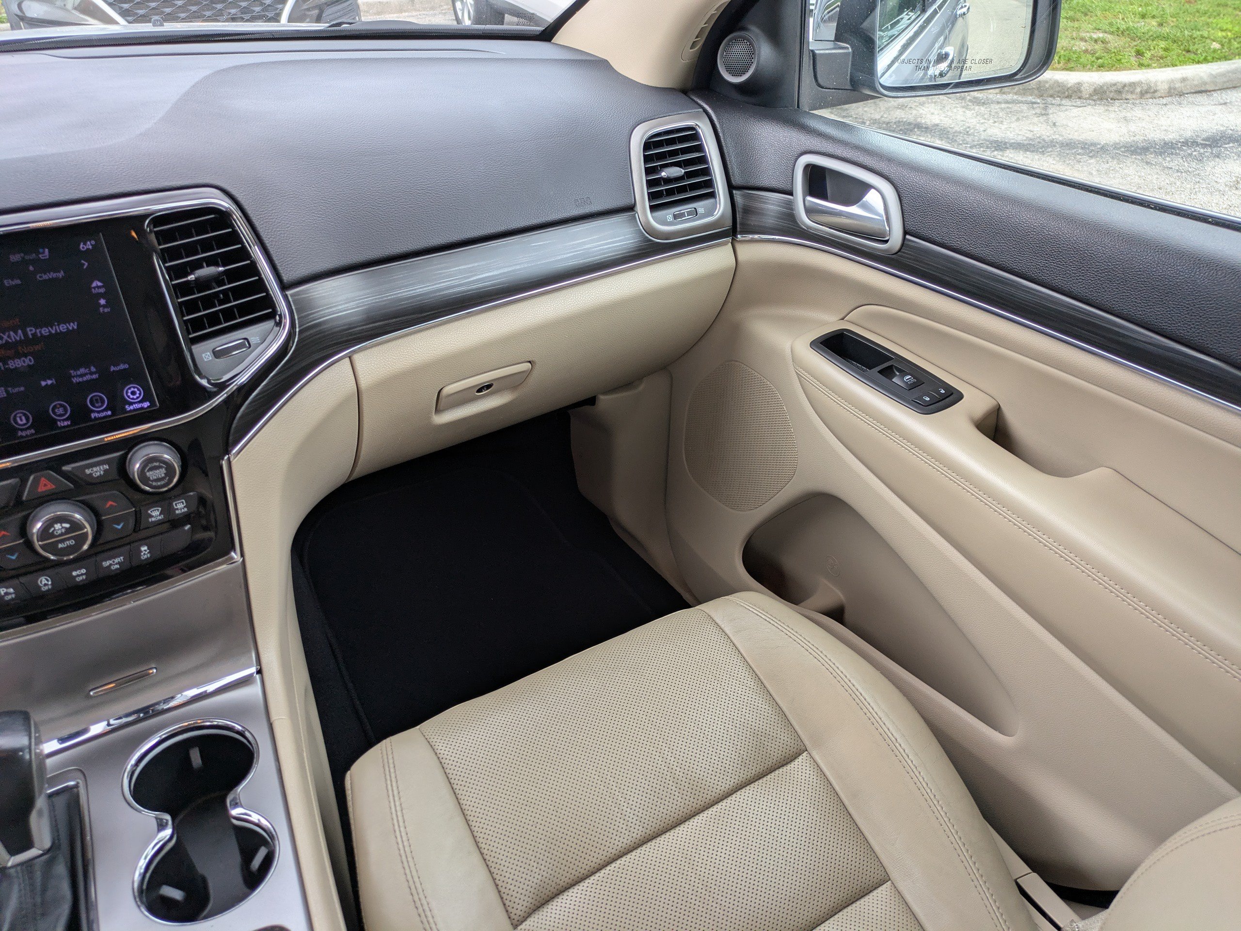 Used 2020 Jeep Grand Cherokee Limited w/ Luxury Group II RWD image 16
