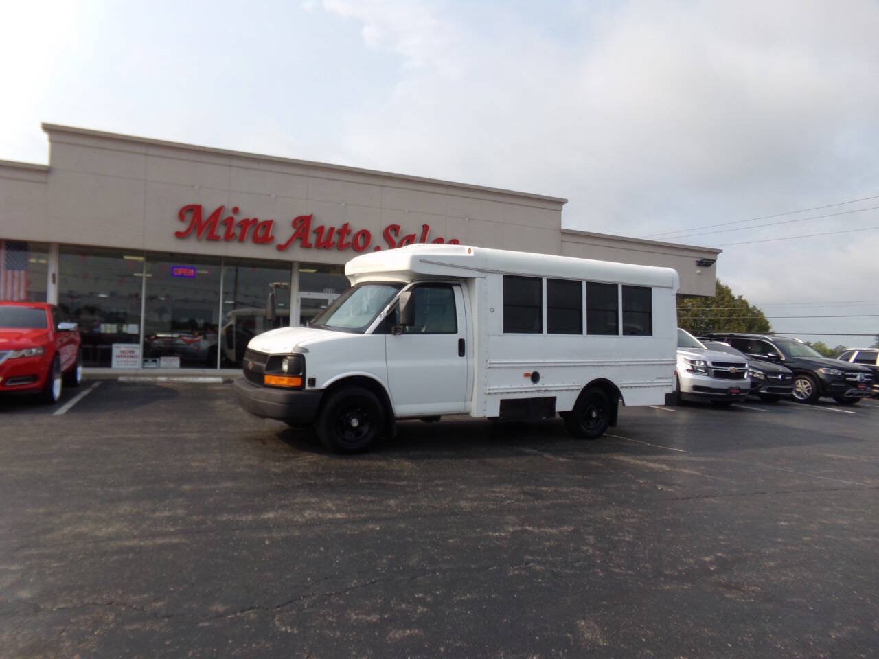 Used 2012 Chevrolet Express 3500 w/ School Bus Package RWD image 2