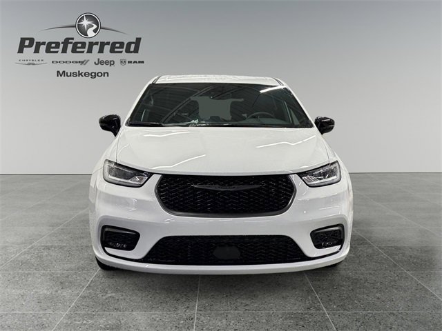 New 2026 Chrysler Pacifica Select image 10