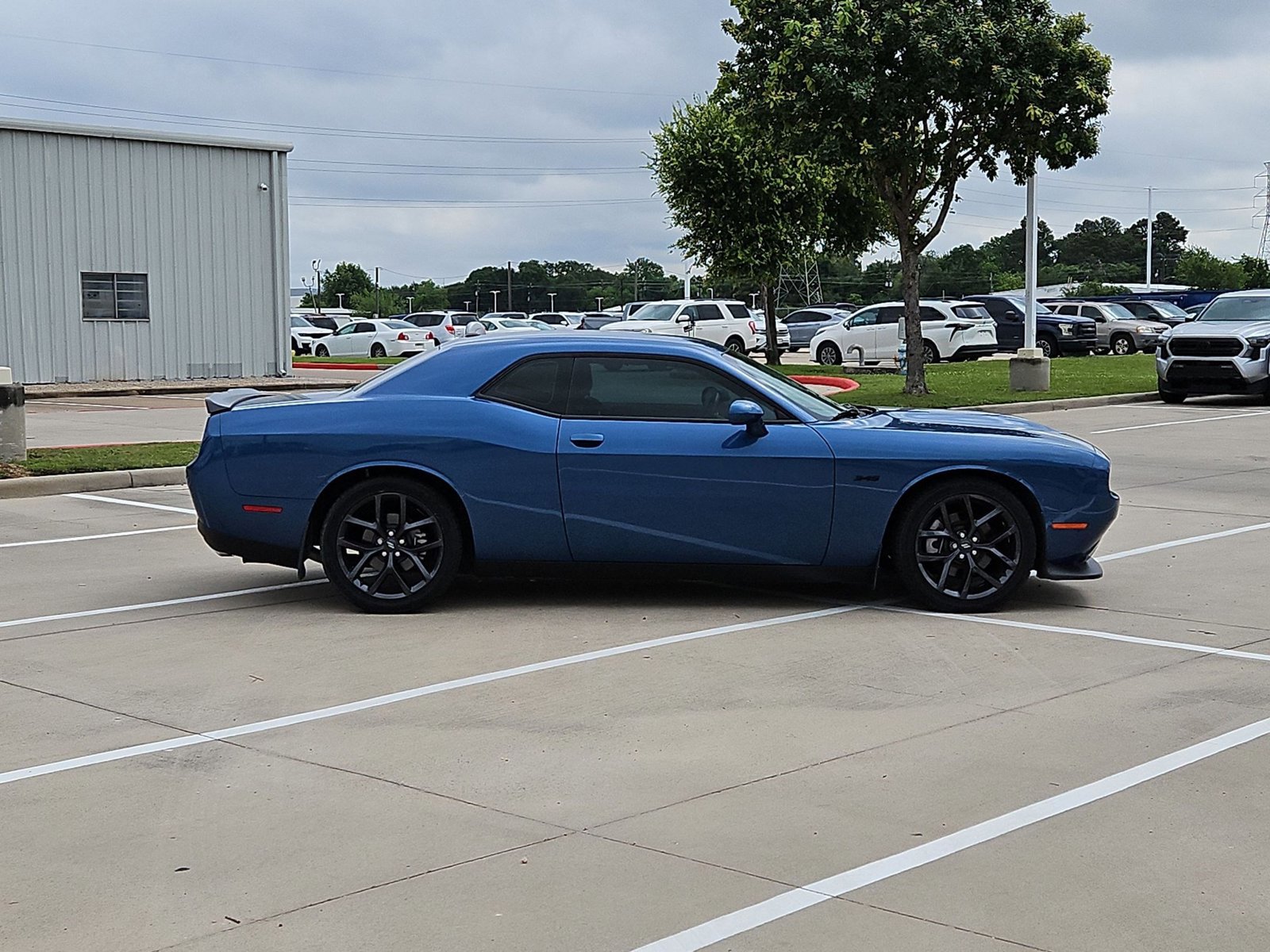 Used 2023 Dodge Challenger R/T w/ Blacktop Package RWD image 4