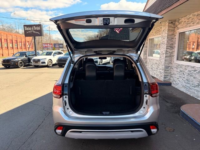 Used 2020 Mitsubishi Outlander SE AWD/4WD image 13