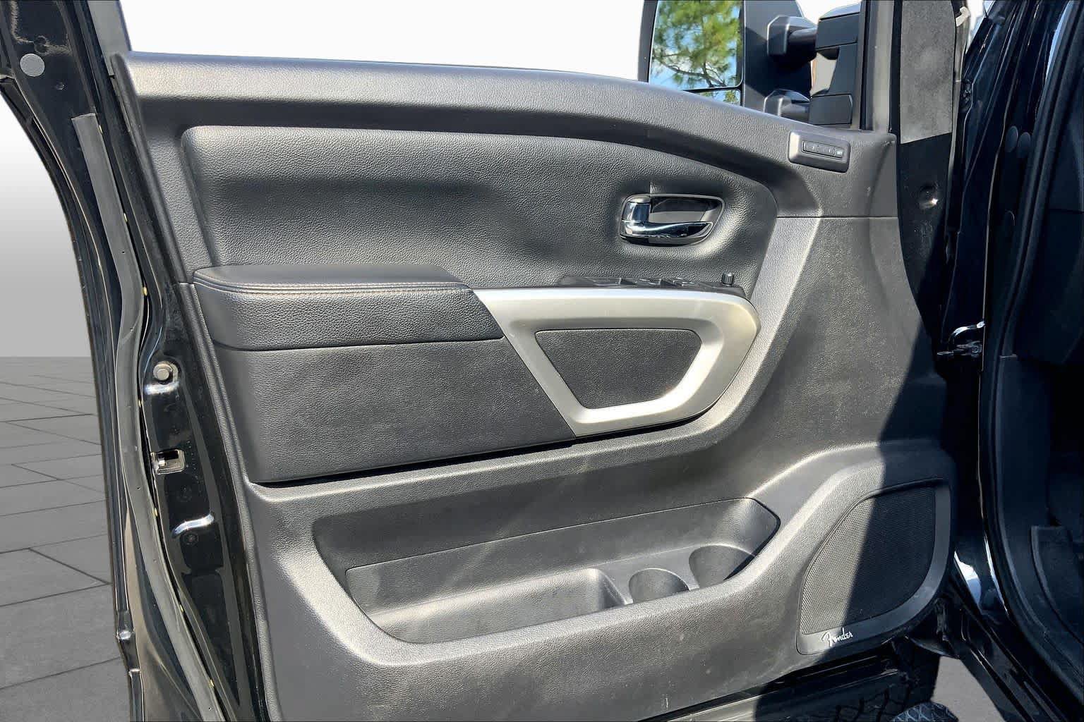 Used 2019 Nissan Titan SL w/ Chrome Package AWD/4WD image 22