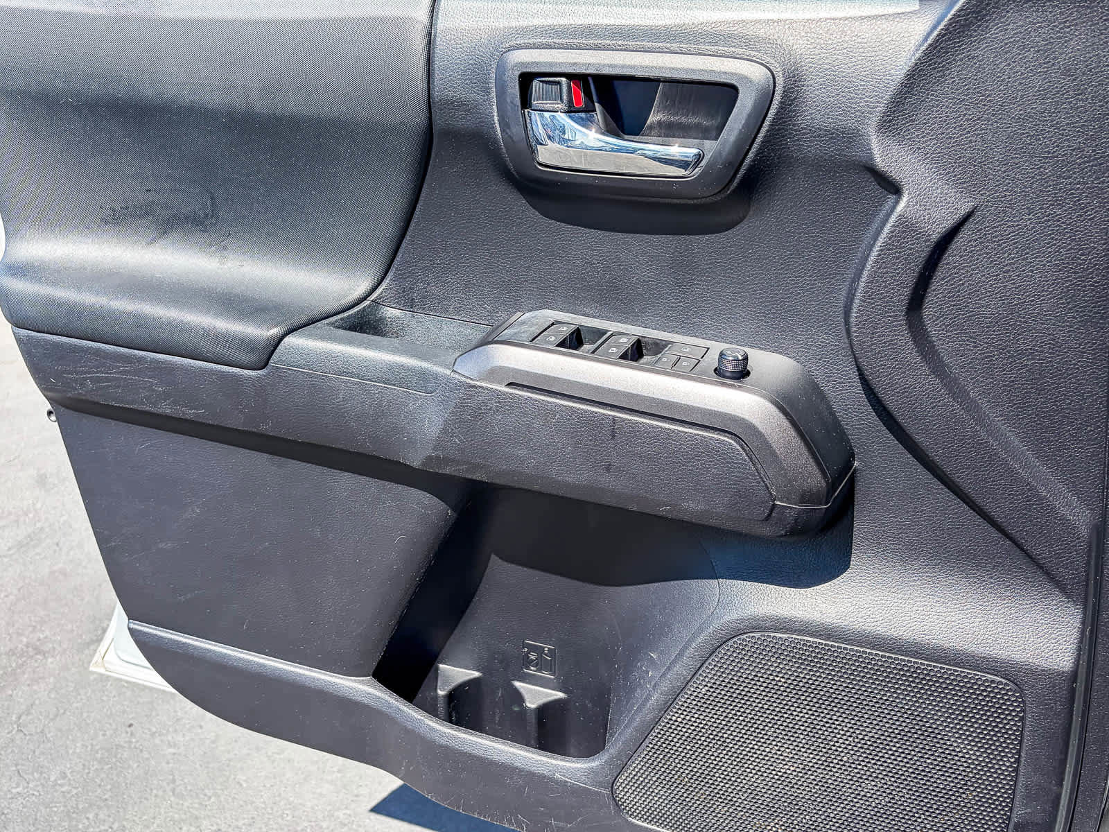 Used 2020 Toyota Tacoma TRD Sport AWD/4WD image 19