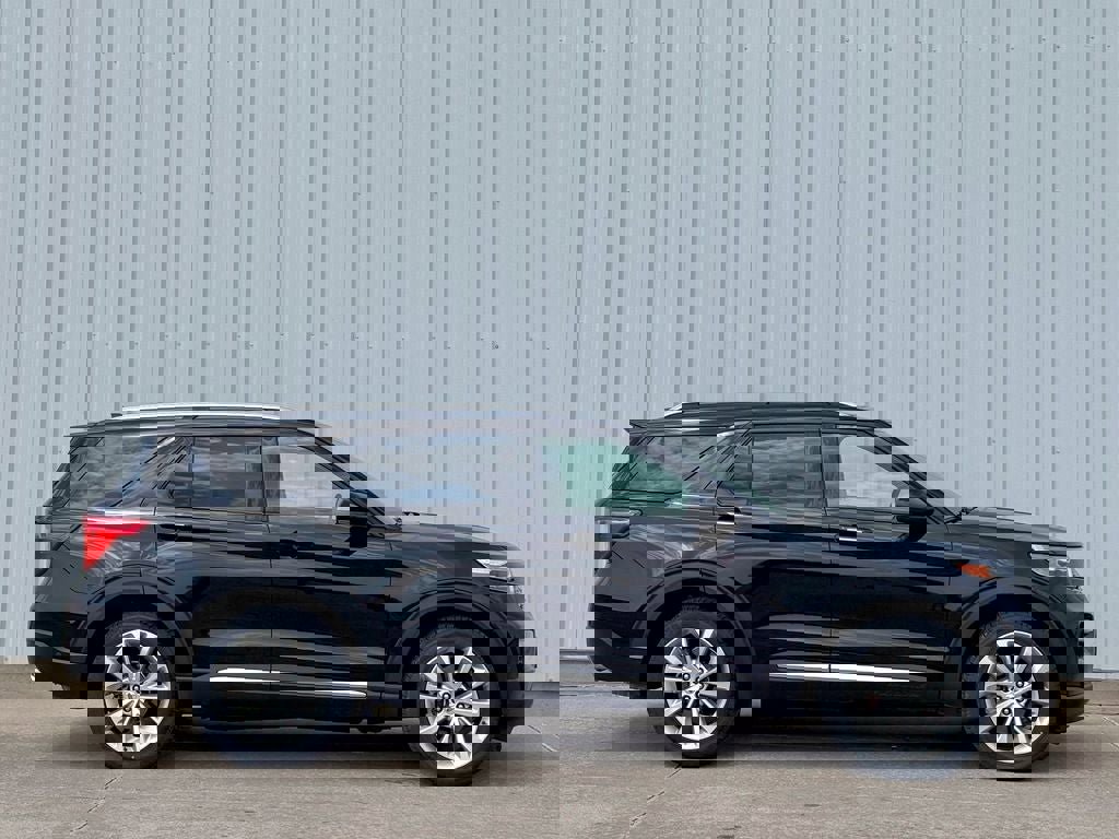 Used 2021 Ford Explorer Platinum w/ Equipment Group 601A AWD/4WD image 7