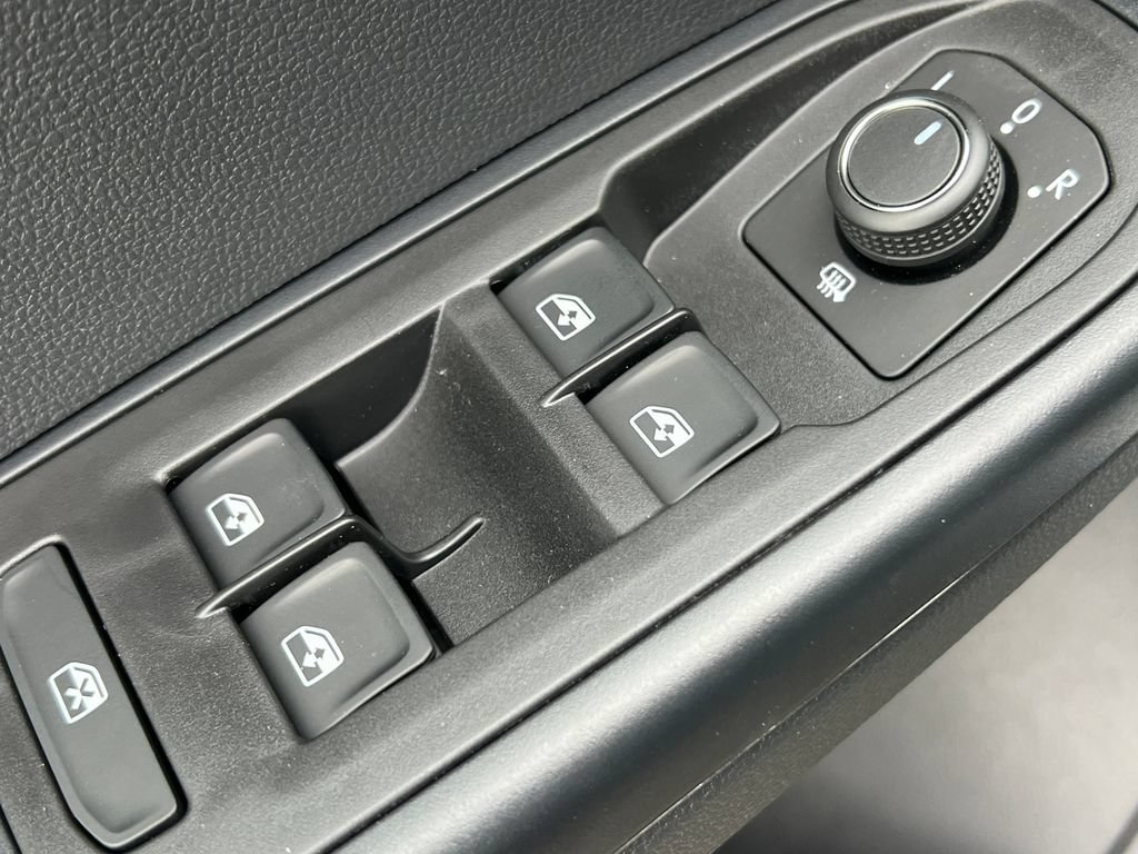 New 2026 Volkswagen Taos SE AWD/4WD image 15
