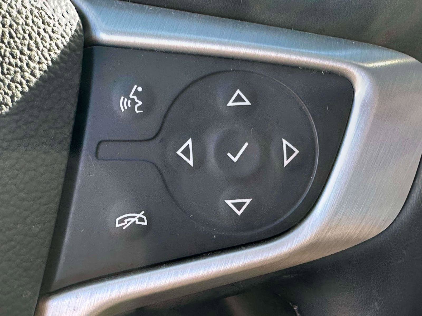 Used 2023 GMC Acadia SLT w/ Elevation Edition image 20