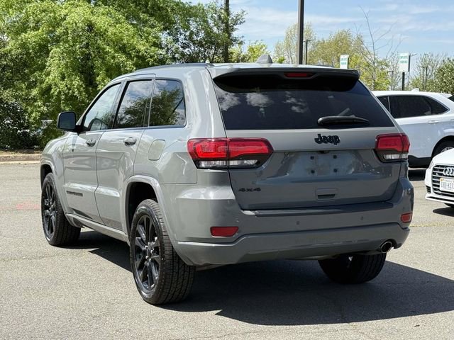 Used 2020 Jeep Grand Cherokee Altitude AWD/4WD image 4