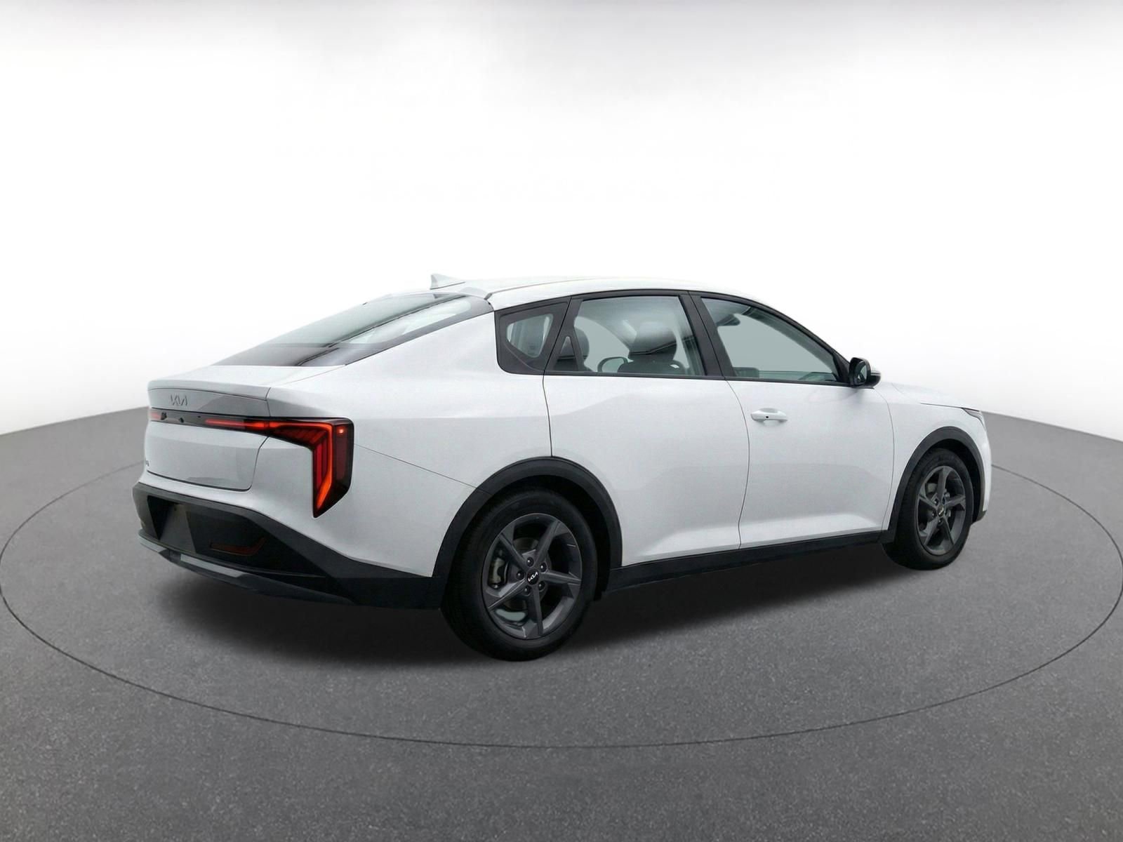 Used 2025 Kia K4 FWD image 8
