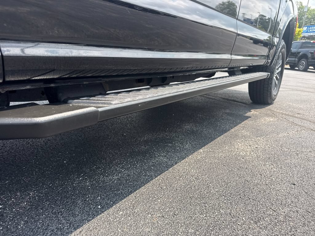 Used 2019 Ford F150 XLT w/ Equipment Group 302A Luxury AWD/4WD image 16