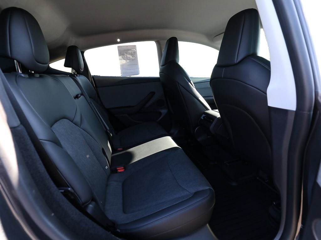 Used 2026 Tesla Model Y Long Range AWD/4WD image 23