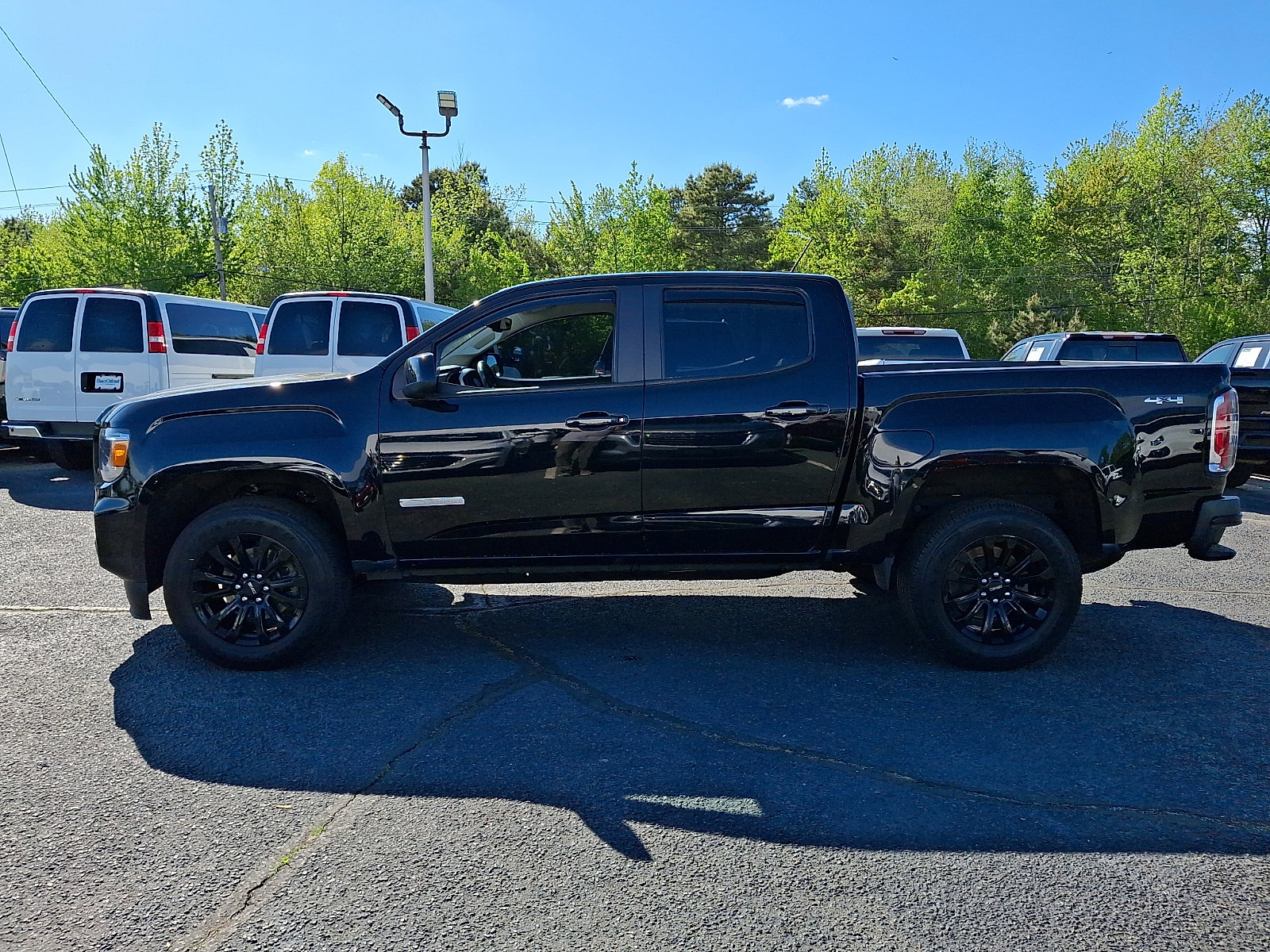 Certified 2022 GMC Canyon Elevation w/ Elevation Premium Package AWD/4WD image 4