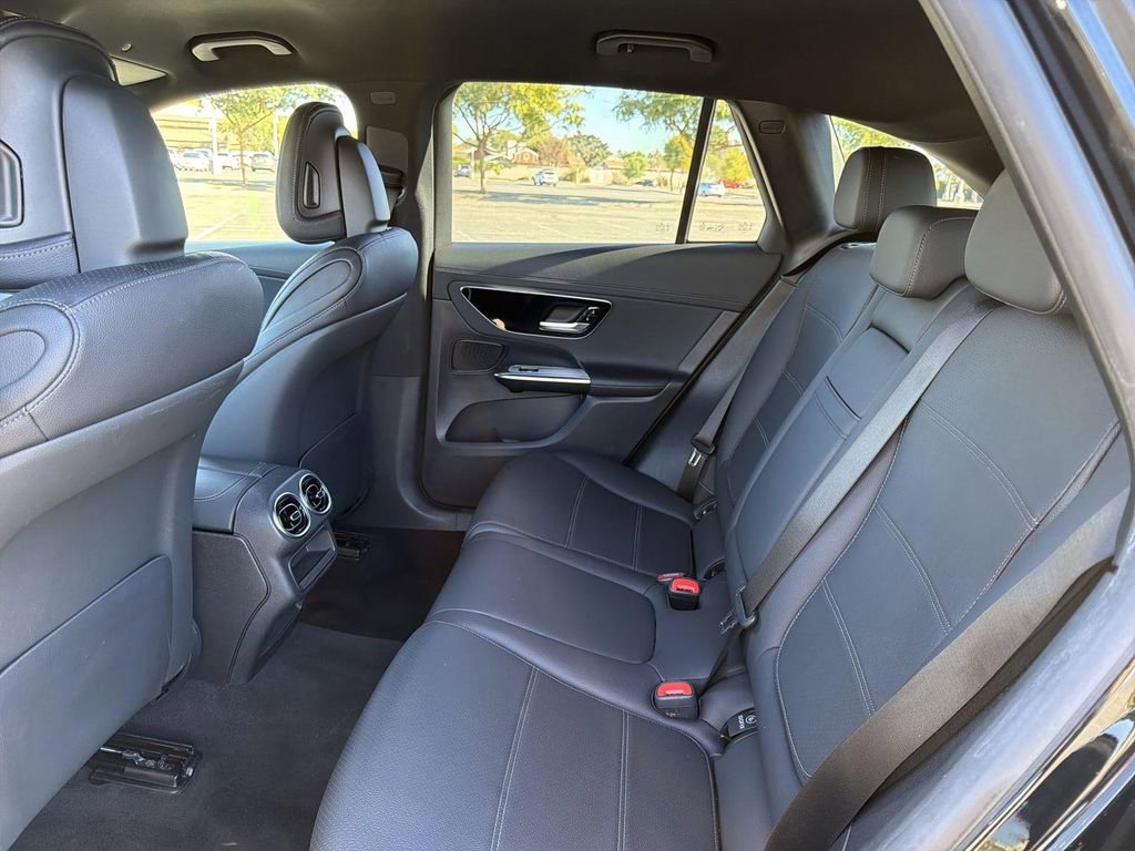 Used 2024 Mercedes-Benz GLC 300 image 22