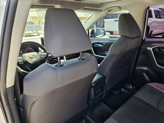 Used 2019 Toyota RAV4 XLE w/ Convenience Package FWD image 25