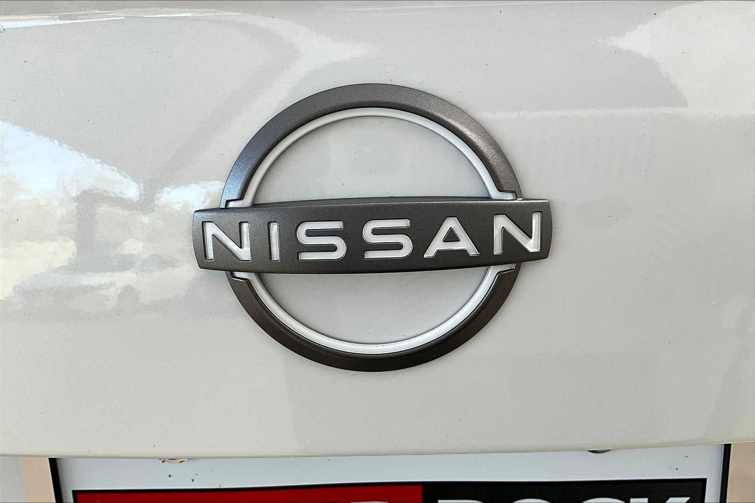 Used 2025 Nissan Versa SV w/ Trunk Package FWD image 8