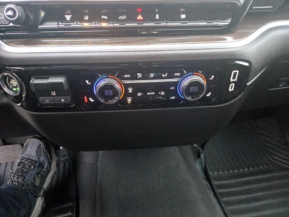 Used 2025 Chevrolet Silverado 2500 LT w/ Safety Package image 25