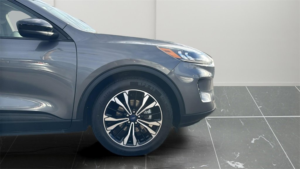 Used 2022 Ford Escape SE w/ SE Sport Appearance Package image 10