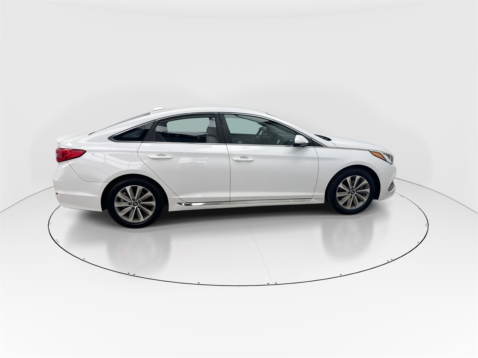 Used 2017 Hyundai Sonata Sport image 9