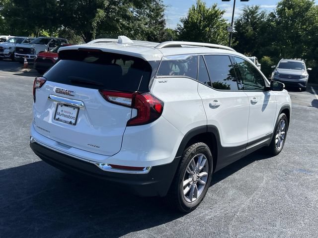 Used 2023 GMC Terrain SLT w/ Tech Package AWD/4WD image 4
