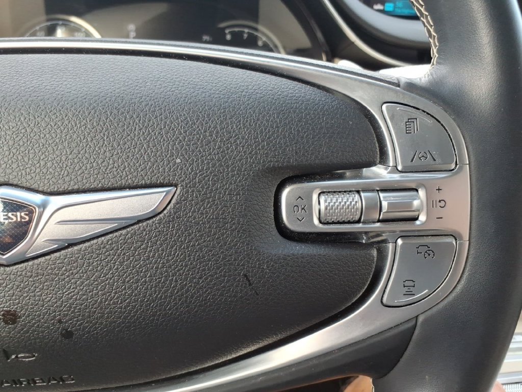 Used 2023 Genesis GV70 2.5T w/ Select Package AWD/4WD image 21