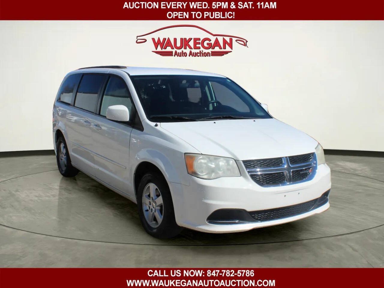 Used 2012 Dodge Grand Caravan SXT FWD image 3