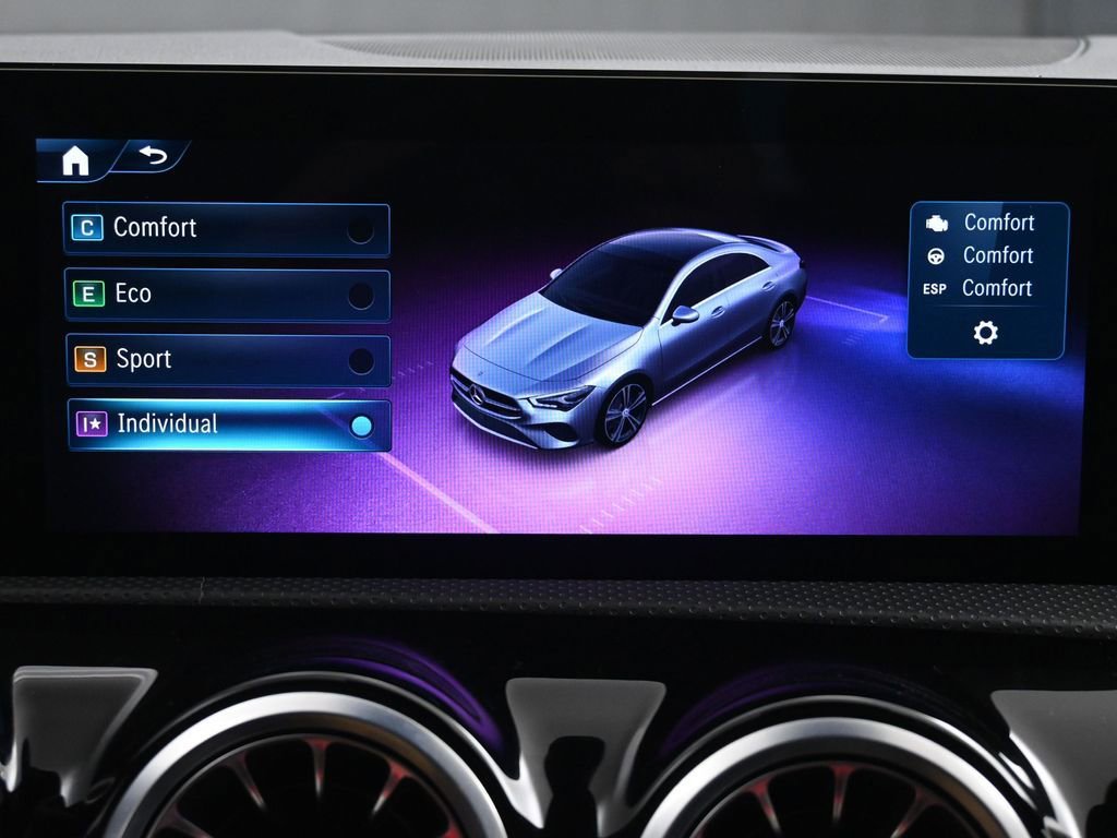 Used 2025 Mercedes-Benz CLA 250 4MATIC image 41