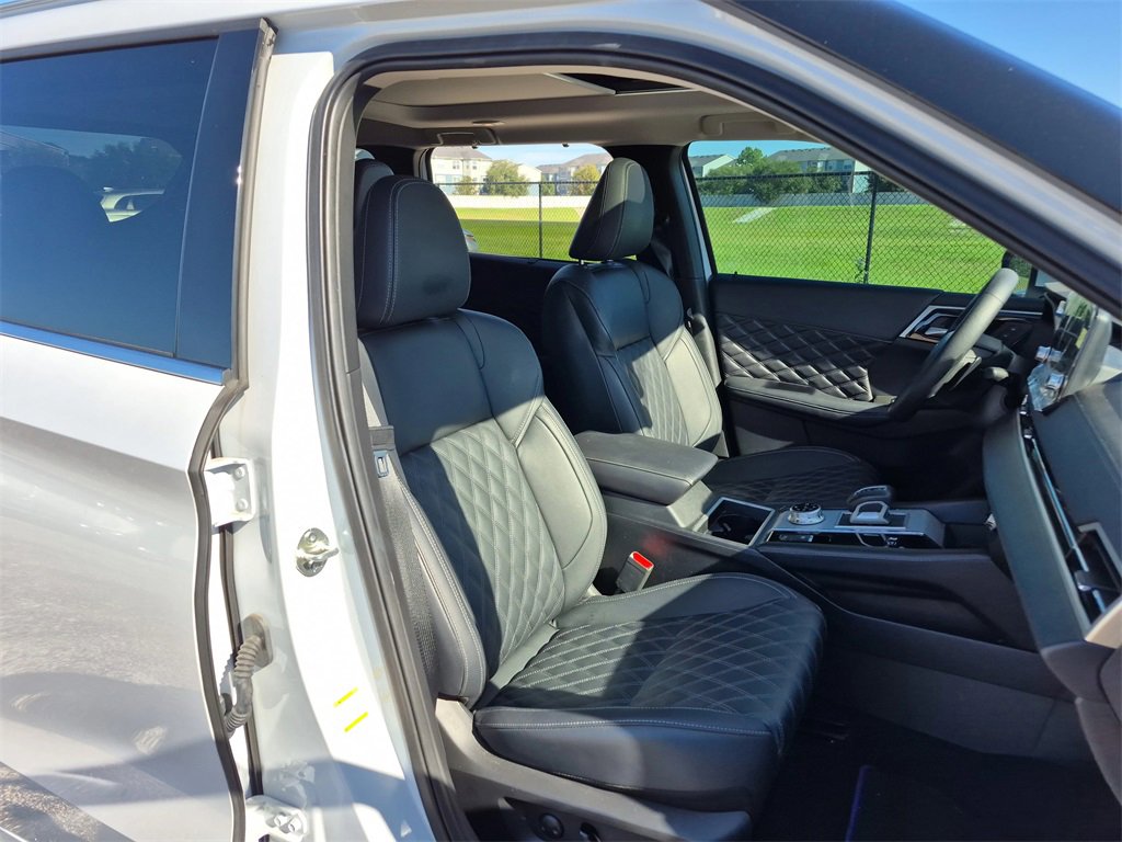 Used 2024 Mitsubishi Outlander 4WD Plug-In Hybrid image 46