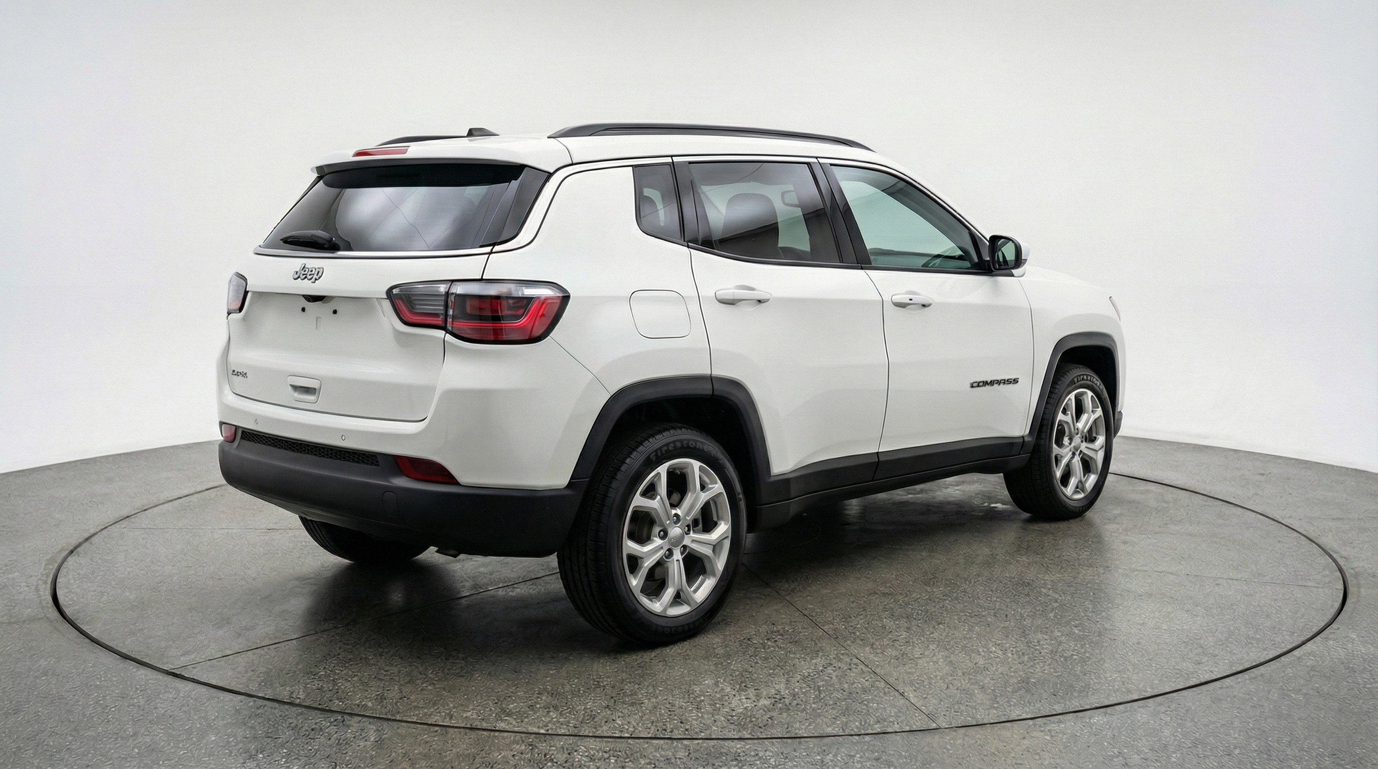 Used 2025 Jeep Compass Latitude image 9