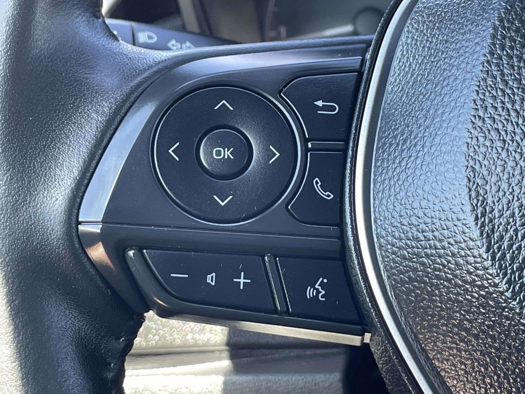 Used 2025 Toyota Corolla SE FWD image 24