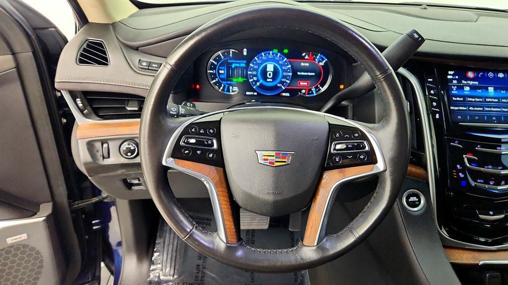 Used 2019 Cadillac Escalade Premium Luxury AWD/4WD image 14