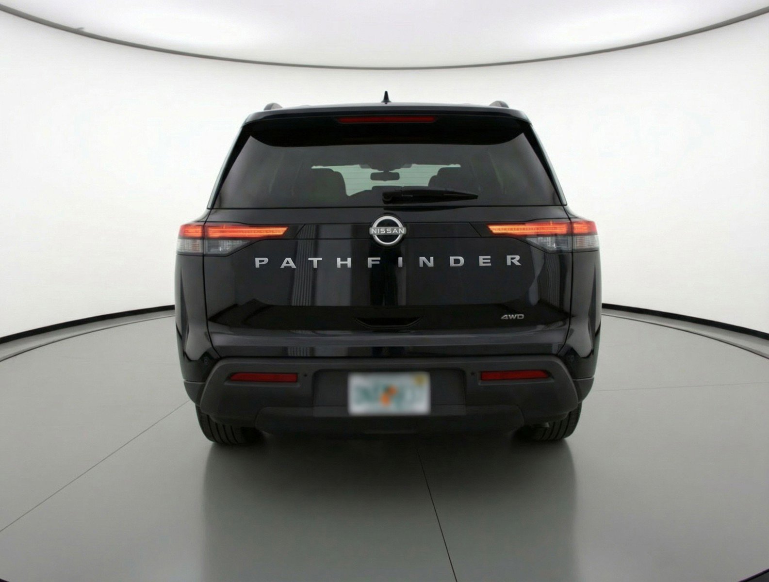 Used 2025 Nissan Pathfinder SV image 7