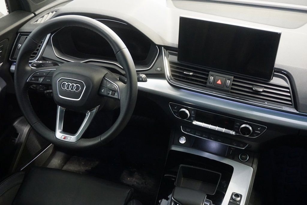 Used 2024 Audi Q5 2.0T Prestige w/ Prestige Package image 29