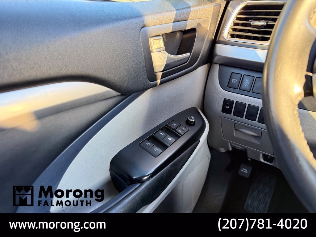 Used 2019 Toyota Highlander XLE AWD/4WD image 45
