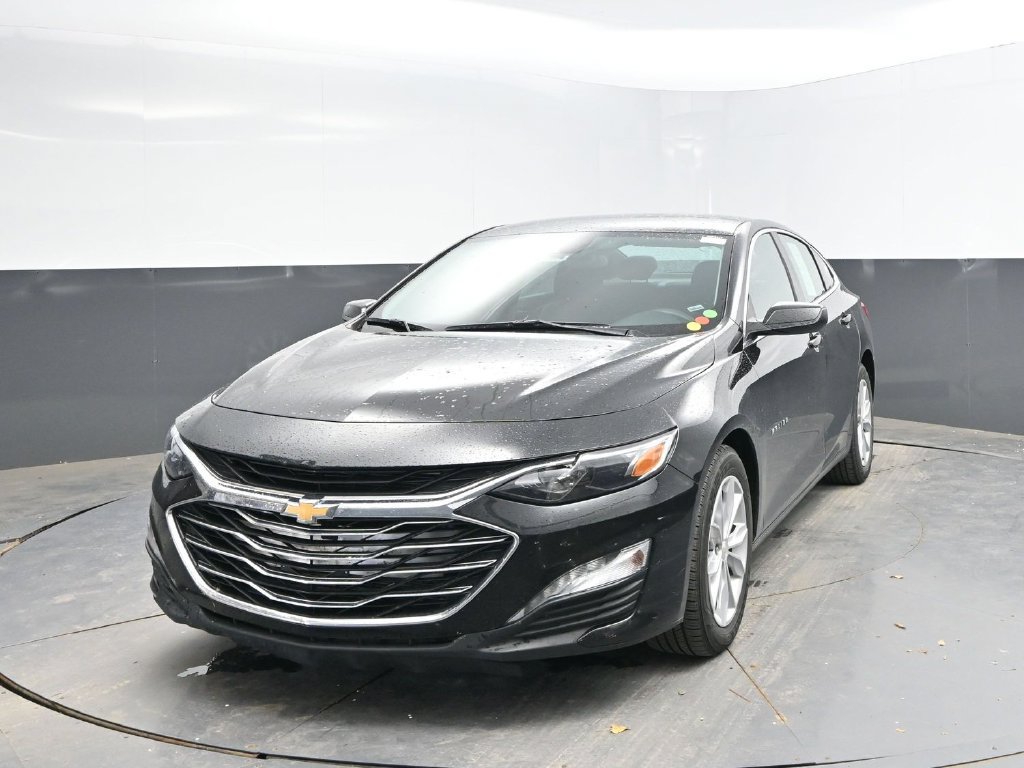 Used 2025 Chevrolet Malibu LT FWD image 3