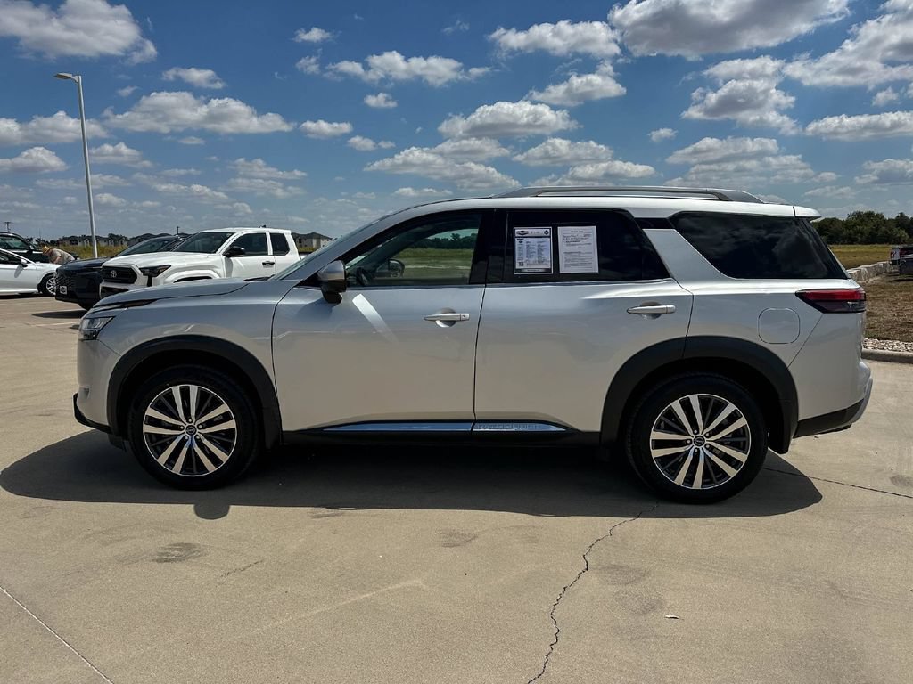 Used 2022 Nissan Pathfinder Platinum w/ Cargo Package FWD image 6