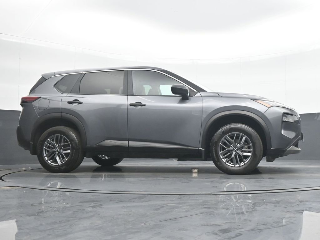 Used 2023 Nissan Rogue S AWD/4WD image 31