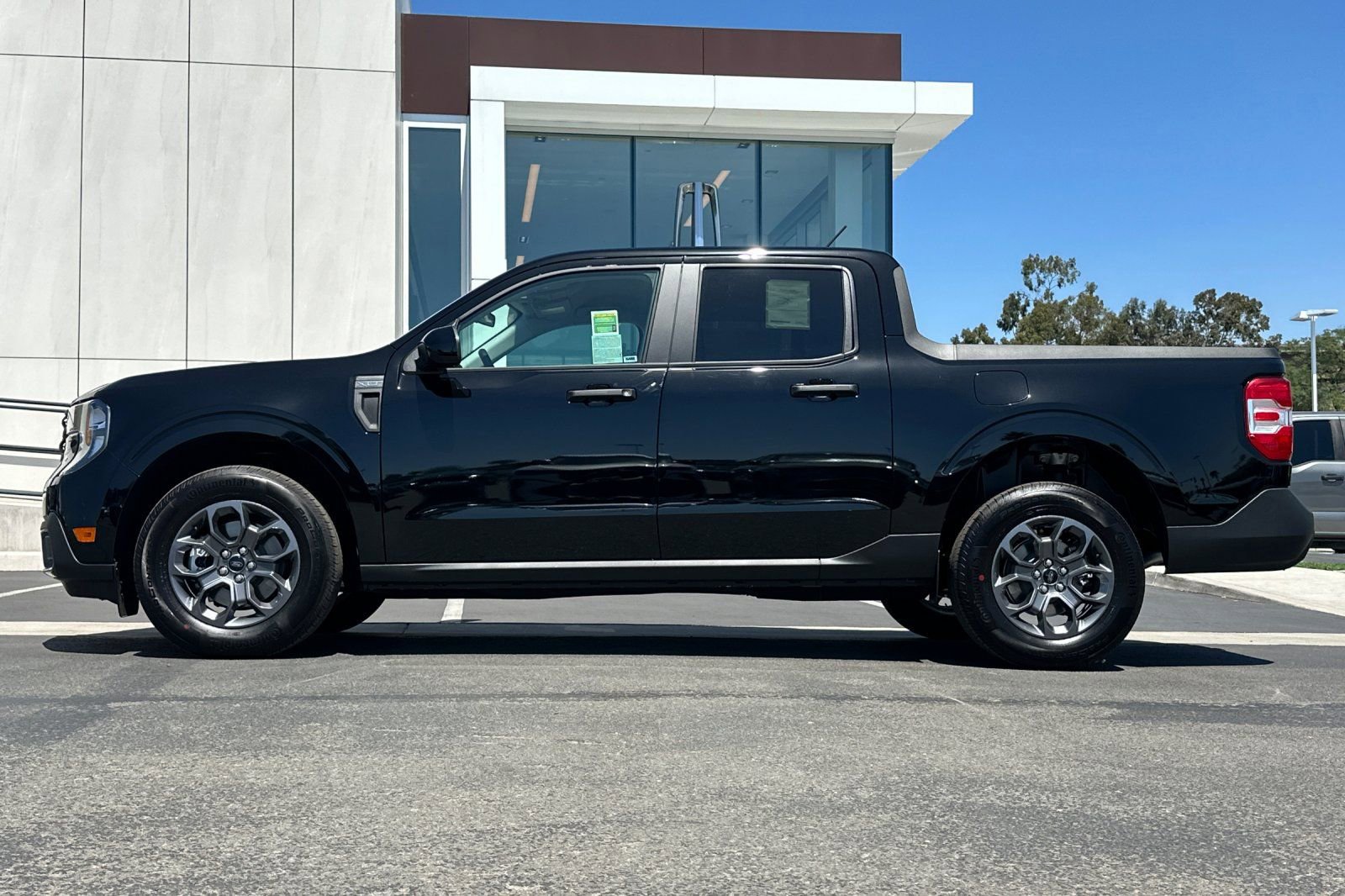 New 2026 Ford Maverick XLT w/ XLT Luxury Package AWD/4WD image 6