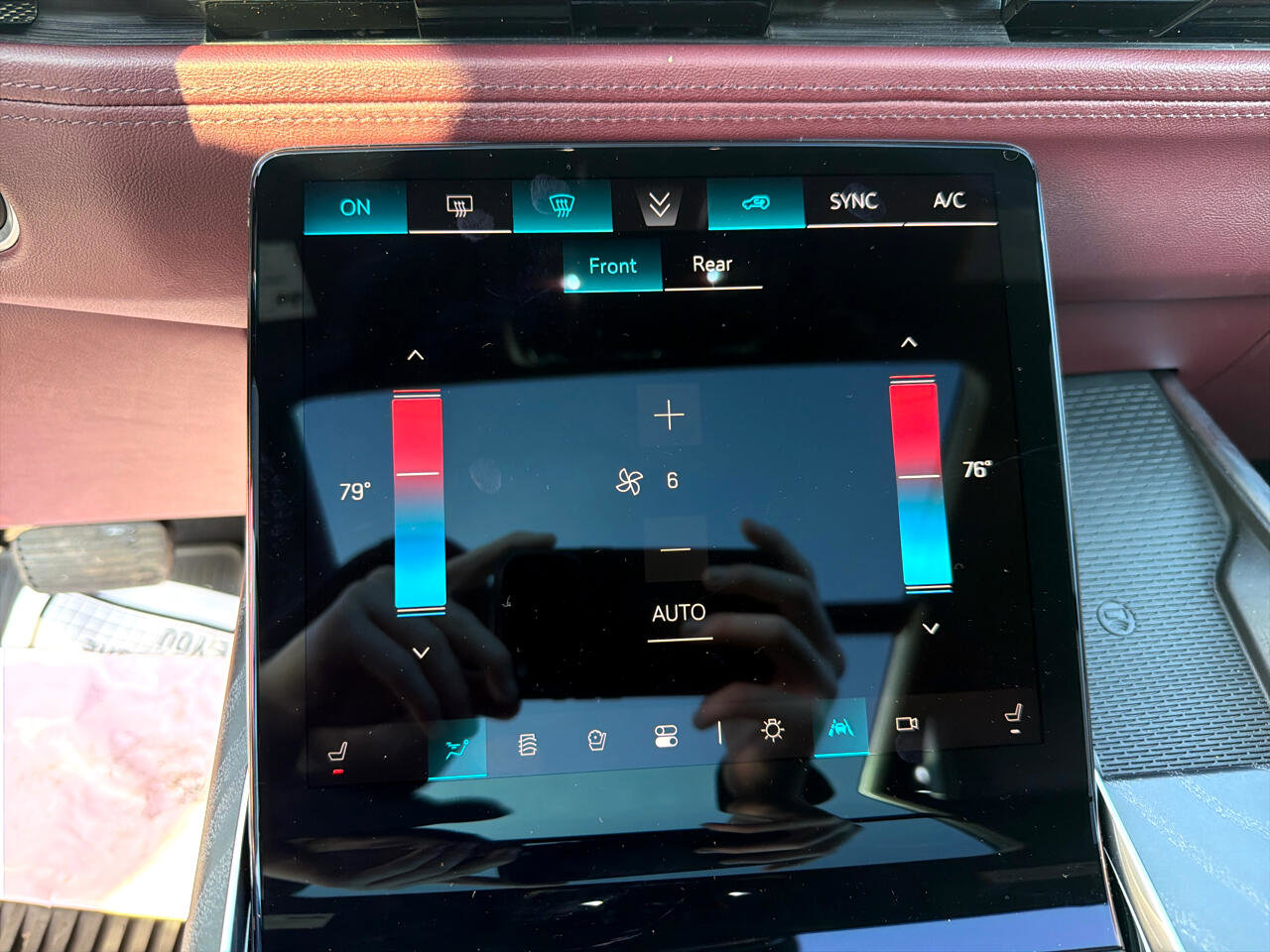 Used 2025 Cadillac Escalade ESV Sport w/ Touring Package image 28