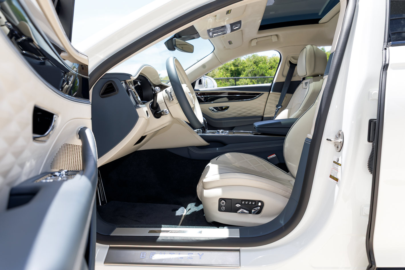Certified 2024 Bentley Flying Spur W12 AWD/4WD image 12