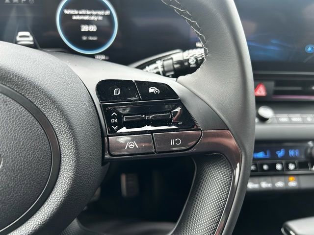 Certified 2025 Hyundai Elantra SEL image 21