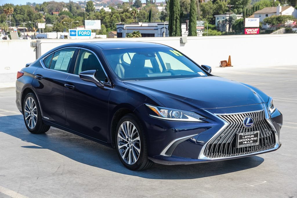 Used 2019 Lexus ES 300h w/ Premium Package FWD image 3