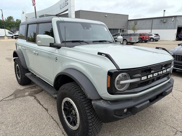 Used 2022 Ford Bronco Outer Banks w/ Sasquatch Package AWD/4WD image 3